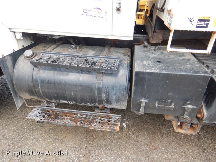 image for item DG4974 2007 International 7400 dump truck