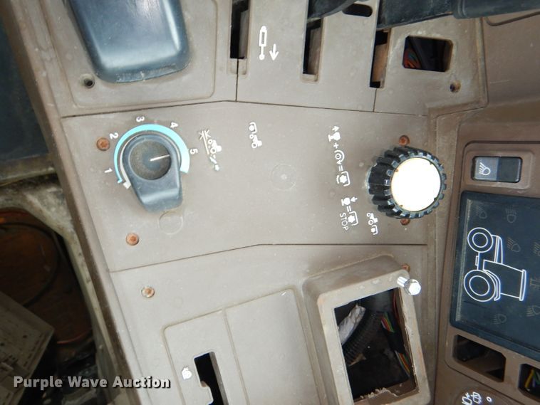 image for item DG4983 John Deere 6320 MFWD tractor