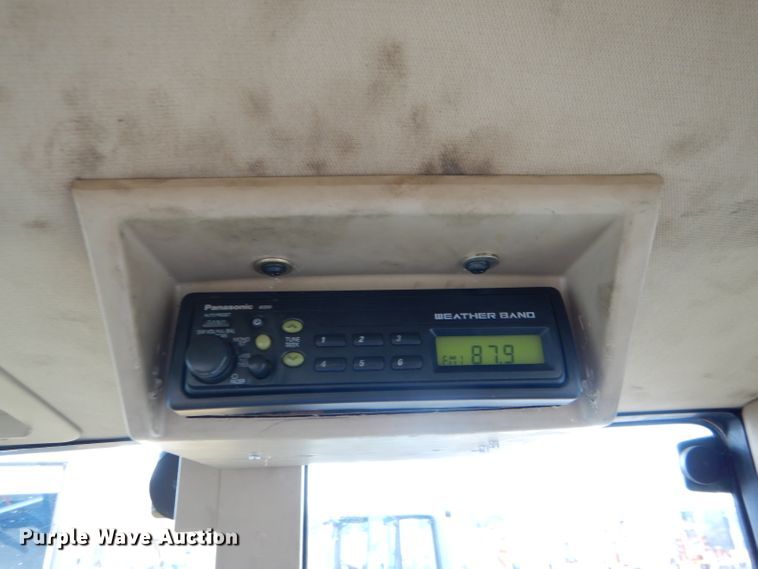 image for item DG4985 1999 John Deere 6310 MFWD tractor