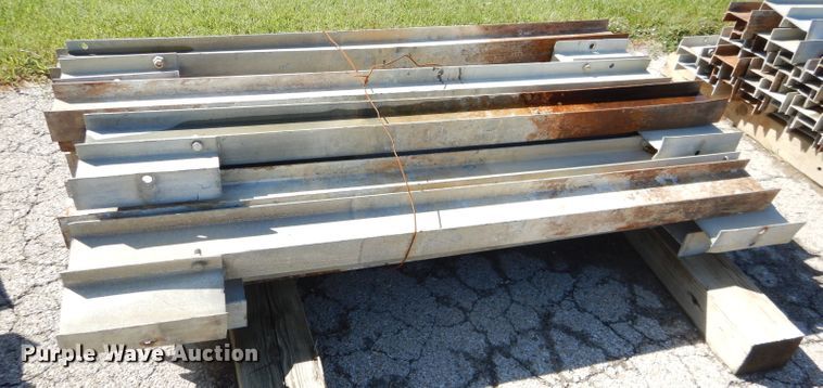 image for item FN9200 (25) guard rail posts