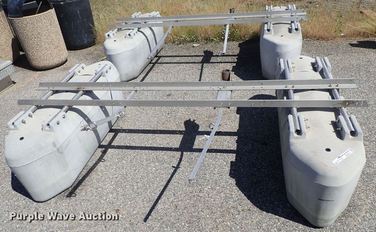 (2) sets of floats in Wichita, KS | Item GB9452 sold | Purple Wave