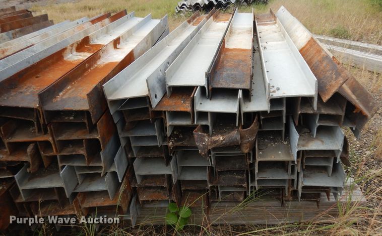 image for item GI9307 Approximately 150 guard rail posts