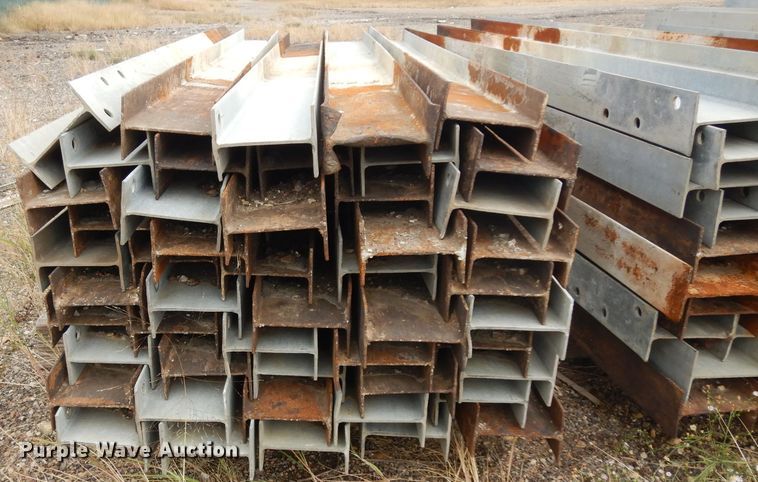 image for item GI9307 Approximately 150 guard rail posts