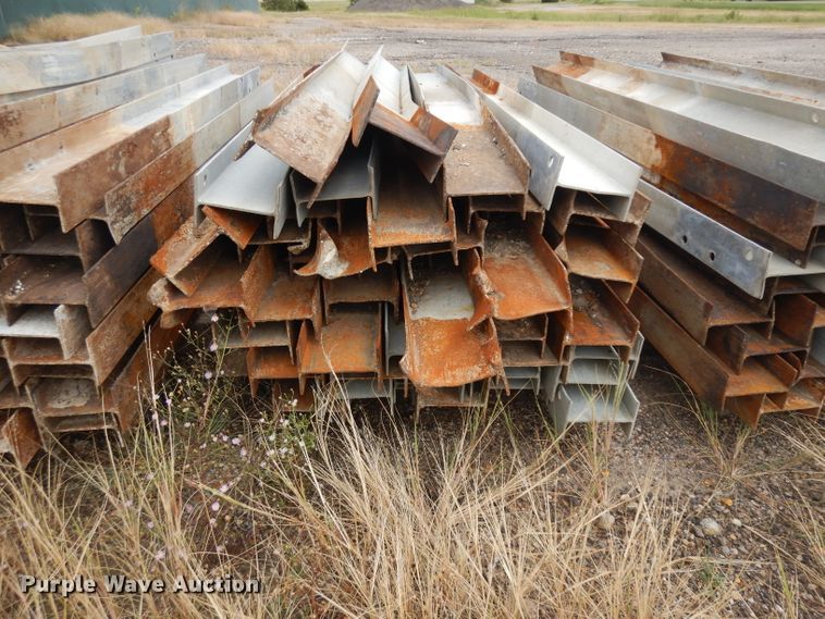 image for item GI9307 Approximately 150 guard rail posts