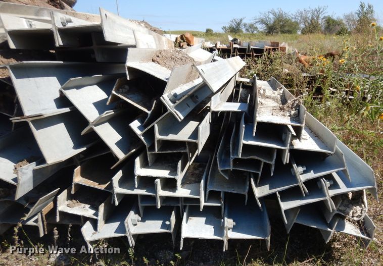 image for item GI9311 Approximately 50 guard rail posts