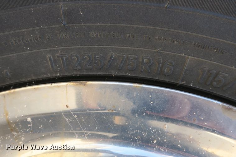 image for item DB10186 2002 Chevrolet Express G3500 box truck