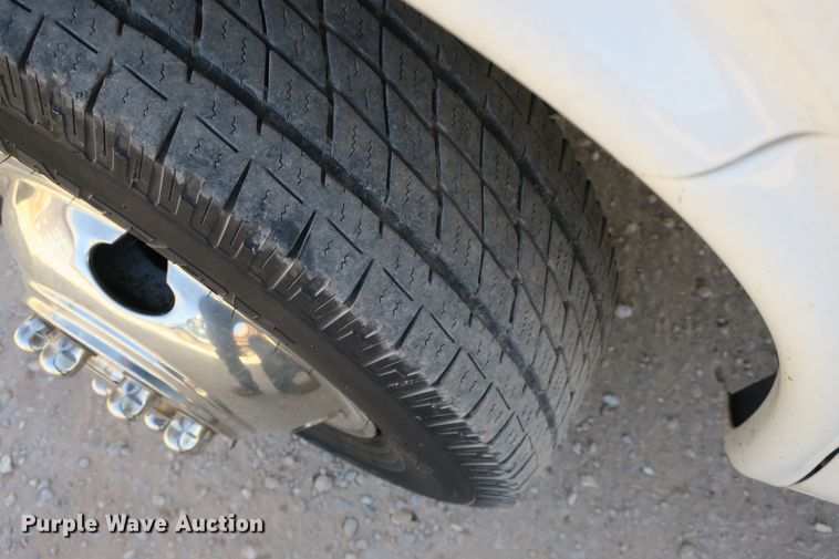 image for item DB10186 2002 Chevrolet Express G3500 box truck