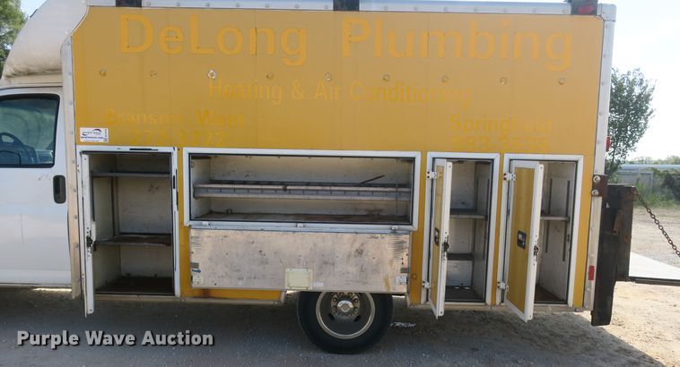 image for item DB10186 2002 Chevrolet Express G3500 box truck