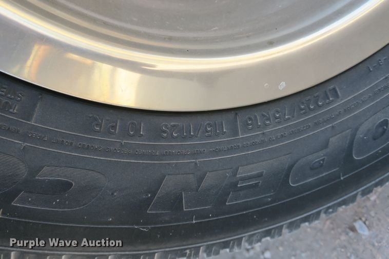 image for item DB10186 2002 Chevrolet Express G3500 box truck