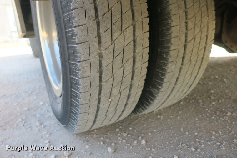 image for item DB10186 2002 Chevrolet Express G3500 box truck