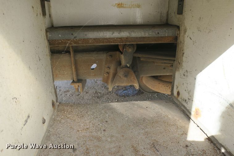 image for item DB10186 2002 Chevrolet Express G3500 box truck