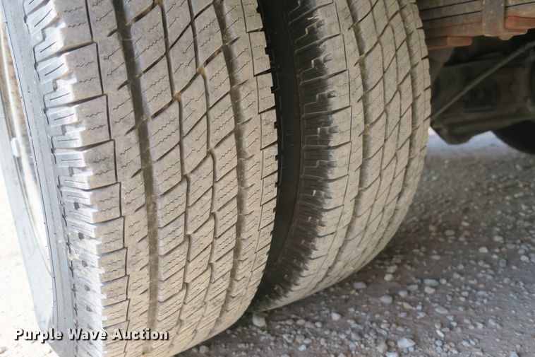 image for item DB10186 2002 Chevrolet Express G3500 box truck