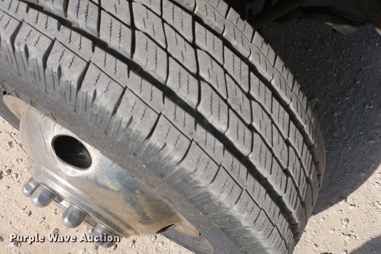 image for item DB10186 2002 Chevrolet Express G3500 box truck