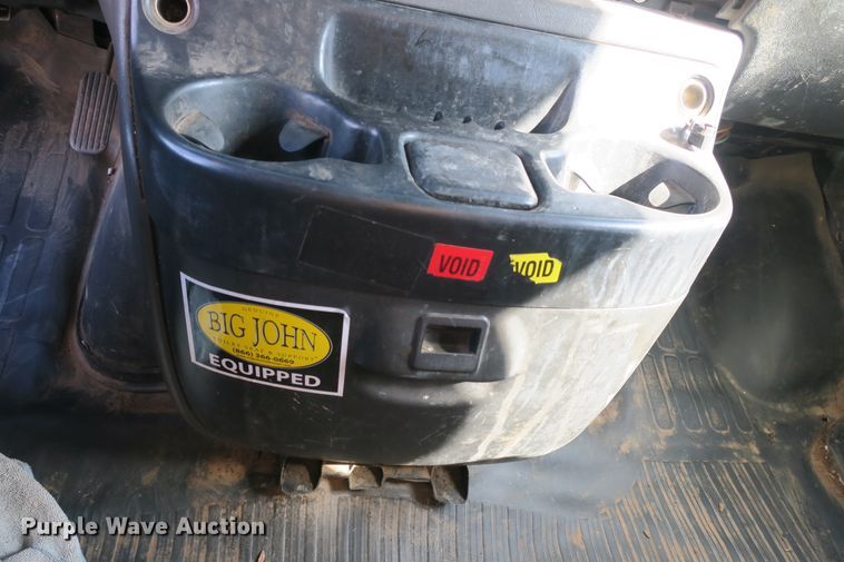 image for item DB10186 2002 Chevrolet Express G3500 box truck