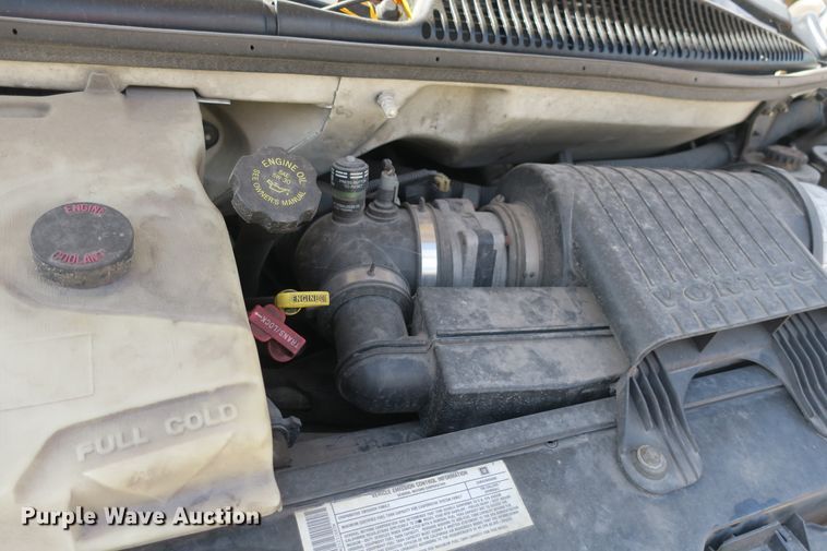 image for item DB10186 2002 Chevrolet Express G3500 box truck