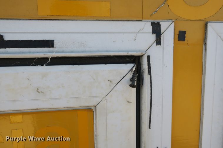 image for item DB10186 2002 Chevrolet Express G3500 box truck