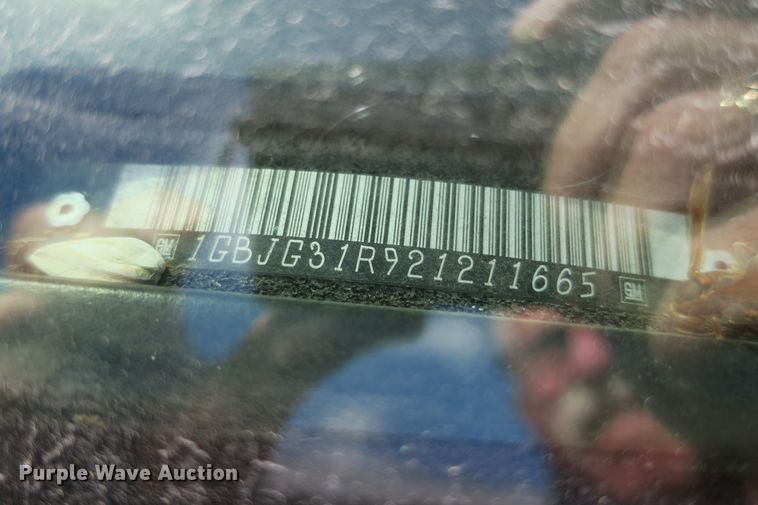 image for item DB10186 2002 Chevrolet Express G3500 box truck