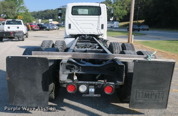 image for item DB10191 2011 International DuraStar 4400 truck cab and chassis