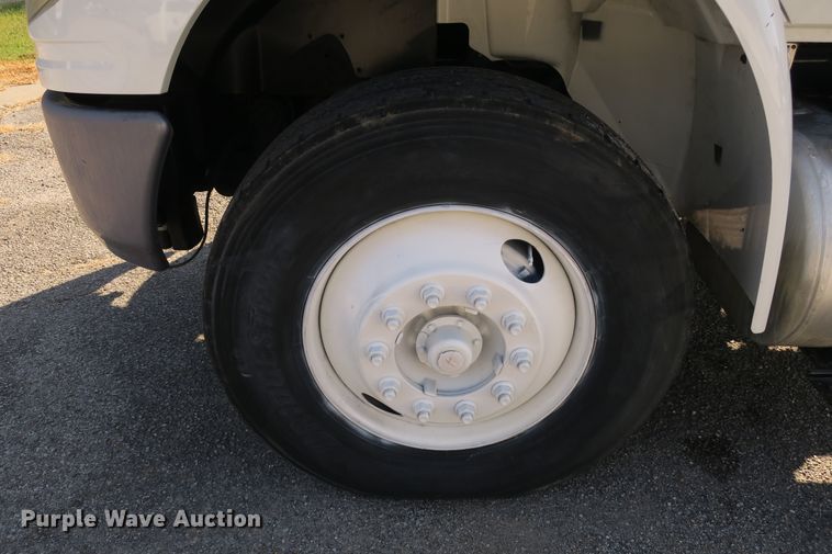 image for item DB10191 2011 International DuraStar 4400 truck cab and chassis