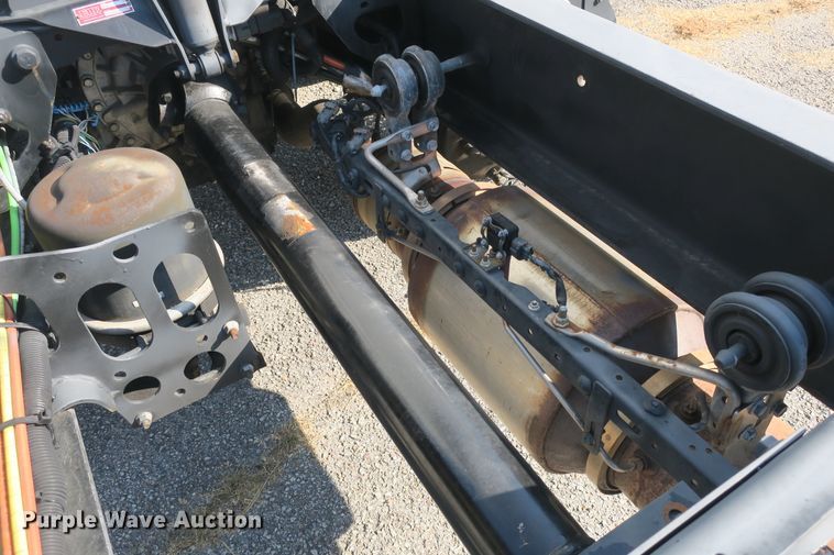 image for item DB10191 2011 International DuraStar 4400 truck cab and chassis