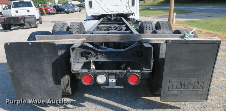 image for item DB10191 2011 International DuraStar 4400 truck cab and chassis
