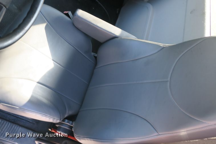 image for item DB10191 2011 International DuraStar 4400 truck cab and chassis