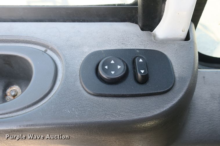 image for item DB10191 2011 International DuraStar 4400 truck cab and chassis