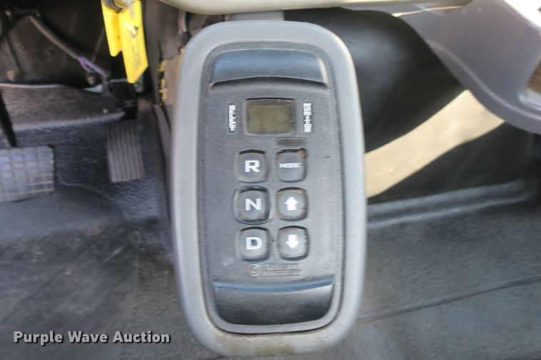 image for item DB10191 2011 International DuraStar 4400 truck cab and chassis