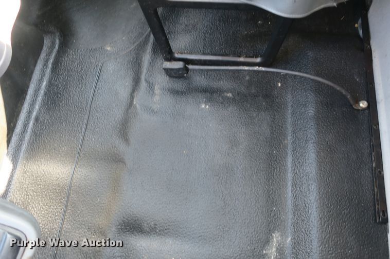 image for item DB10191 2011 International DuraStar 4400 truck cab and chassis