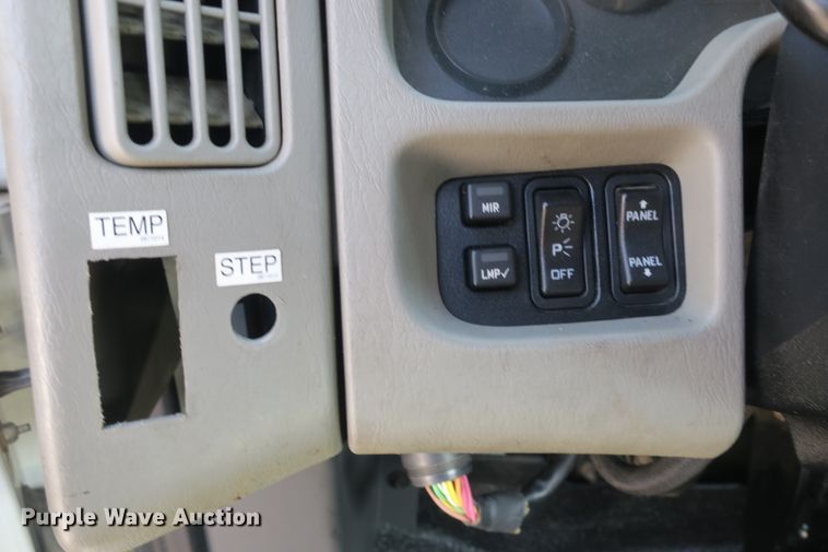 image for item DB10191 2011 International DuraStar 4400 truck cab and chassis