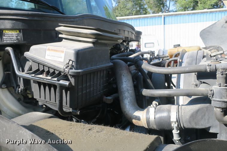 image for item DB10191 2011 International DuraStar 4400 truck cab and chassis