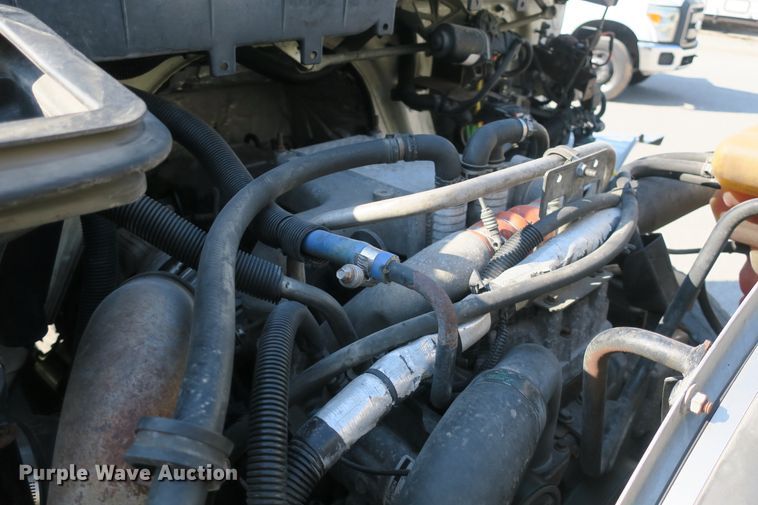 image for item DB10191 2011 International DuraStar 4400 truck cab and chassis