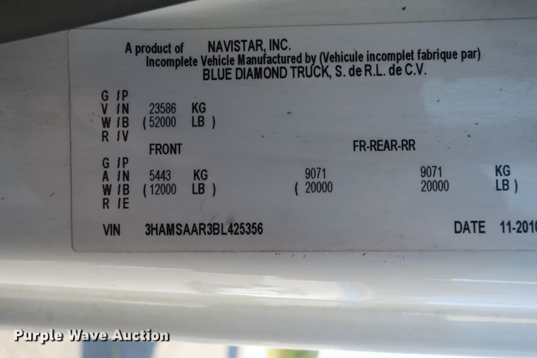 image for item DB10191 2011 International DuraStar 4400 truck cab and chassis