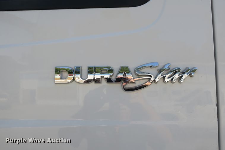 image for item DB10191 2011 International DuraStar 4400 truck cab and chassis