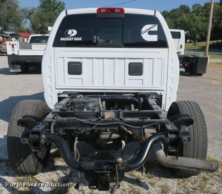 image for item DB10193 2005 Dodge Ram 2500 Quad Cab pickup truck cab and chassis