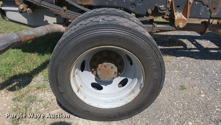 image for item DB10200 2011 Ford F550 truck cab and chassis