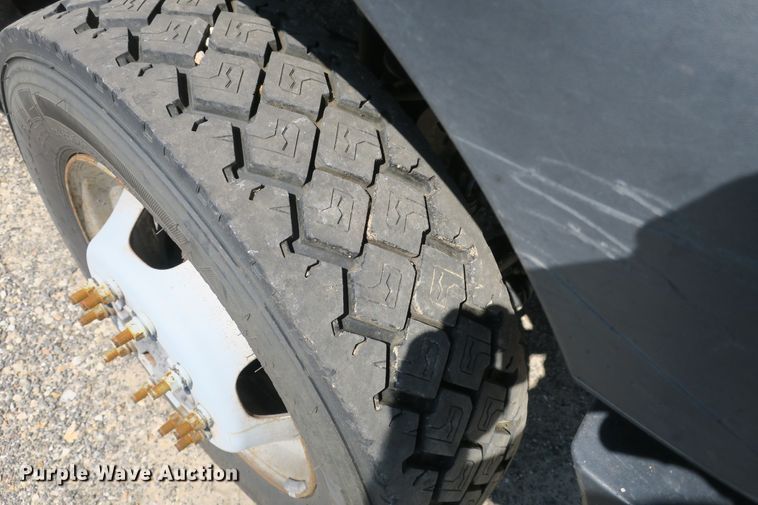 image for item DB10200 2011 Ford F550 truck cab and chassis