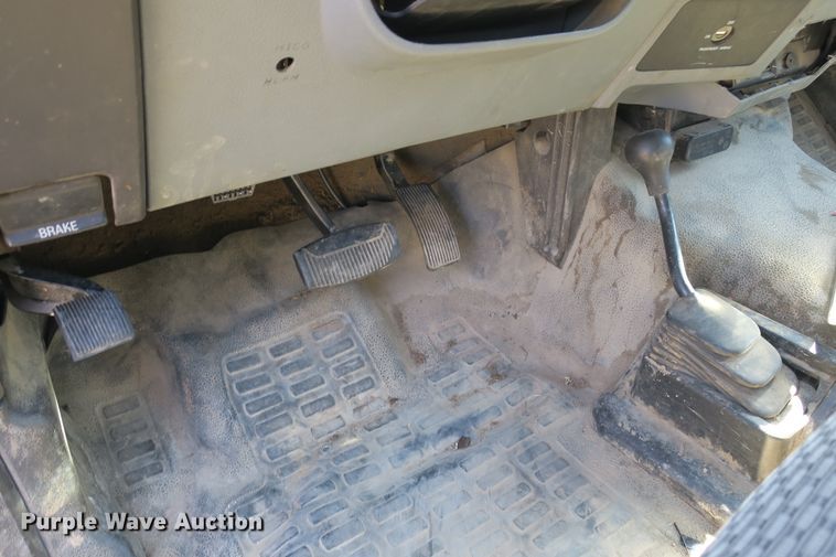 image for item DB10200 2011 Ford F550 truck cab and chassis