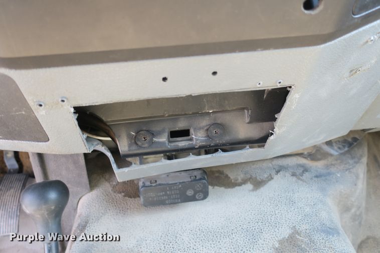 image for item DB10200 2011 Ford F550 truck cab and chassis