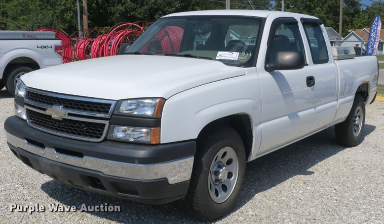 image for item DB10204 2006 Chevrolet Silverado 1500 Ext. Cab pickup truck