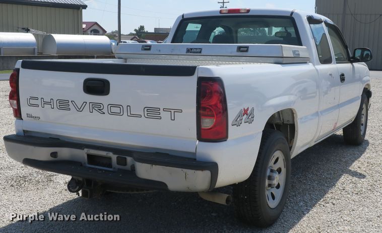 image for item DB10204 2006 Chevrolet Silverado 1500 Ext. Cab pickup truck