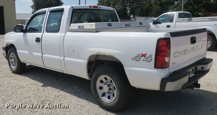 image for item DB10204 2006 Chevrolet Silverado 1500 Ext. Cab pickup truck