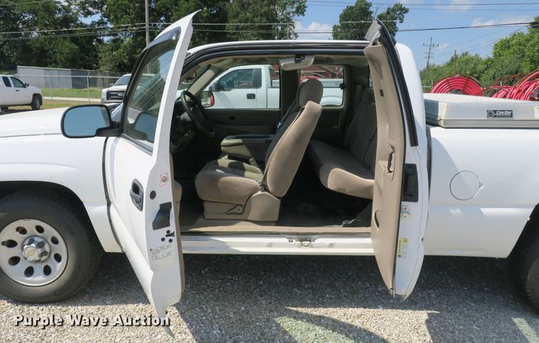 image for item DB10204 2006 Chevrolet Silverado 1500 Ext. Cab pickup truck