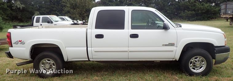image for item DB7737 2005 Chevrolet Silverado 2500HD Crew Cab pickup truck