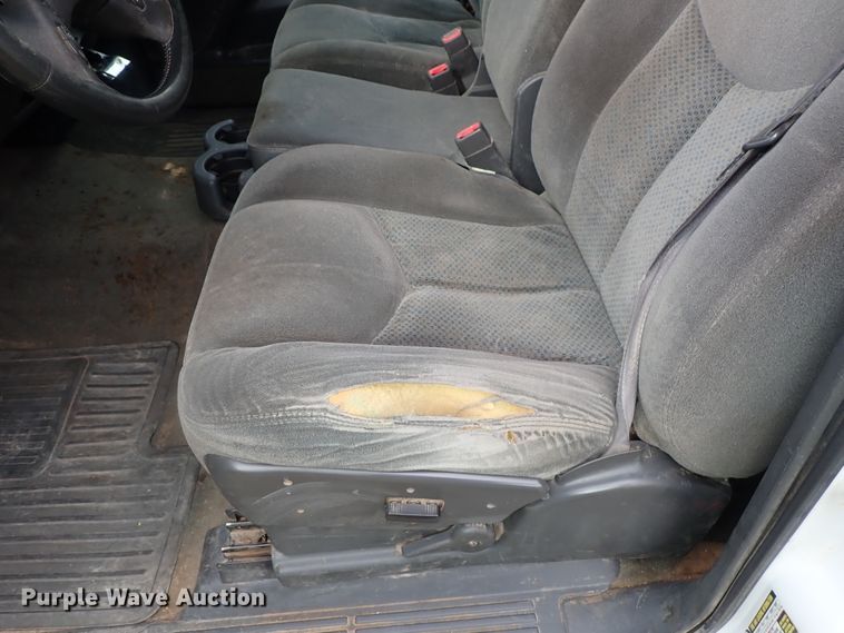 image for item DB7737 2005 Chevrolet Silverado 2500HD Crew Cab pickup truck