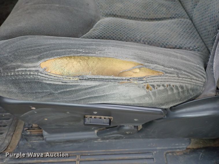 image for item DB7737 2005 Chevrolet Silverado 2500HD Crew Cab pickup truck