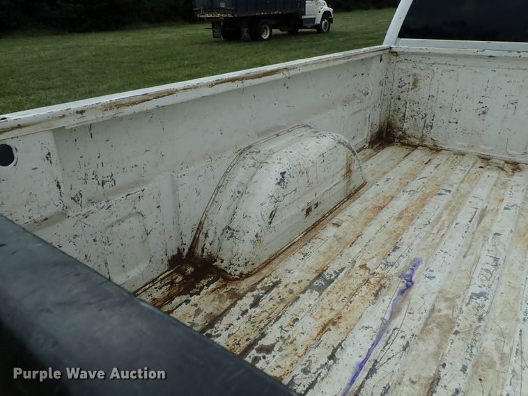 image for item DB7737 2005 Chevrolet Silverado 2500HD Crew Cab pickup truck