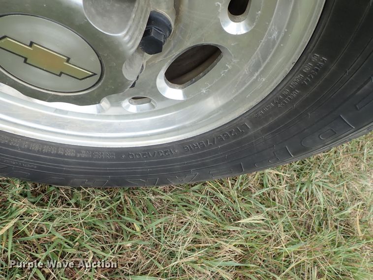 image for item DB7737 2005 Chevrolet Silverado 2500HD Crew Cab pickup truck