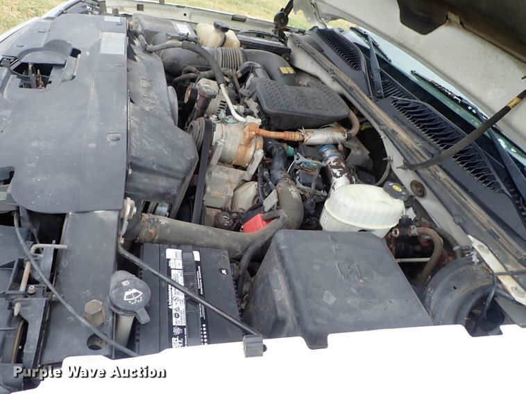 image for item DB7737 2005 Chevrolet Silverado 2500HD Crew Cab pickup truck