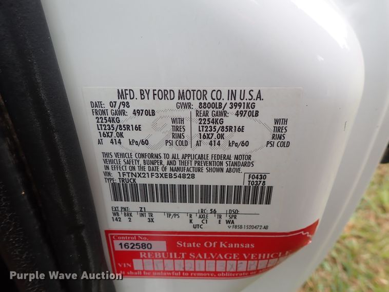 image for item DB7739 1999 Ford F250 Super Duty SuperCab flatbed pickup truck